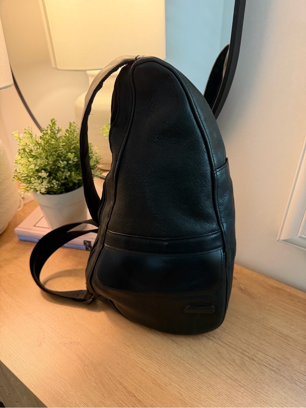 LLBean Black Leather Ameribag crossbody - Picture 2 of 7